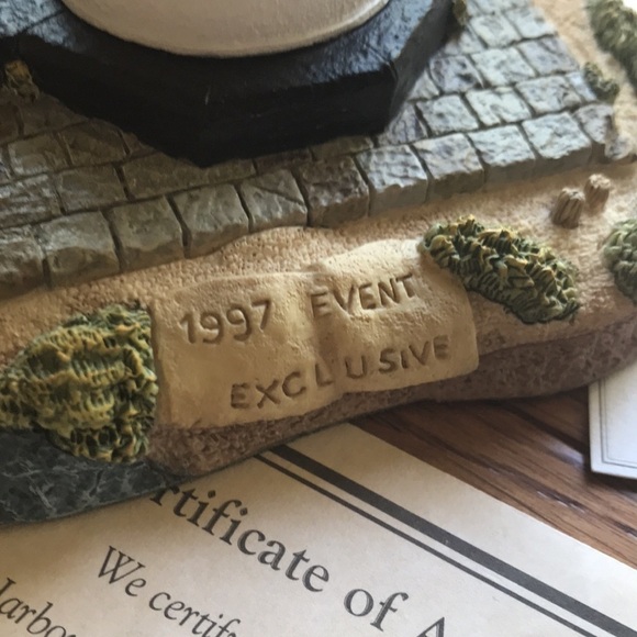 NIB Harbor Lights Edgartown signed w/ COA - Picture 6 of 11